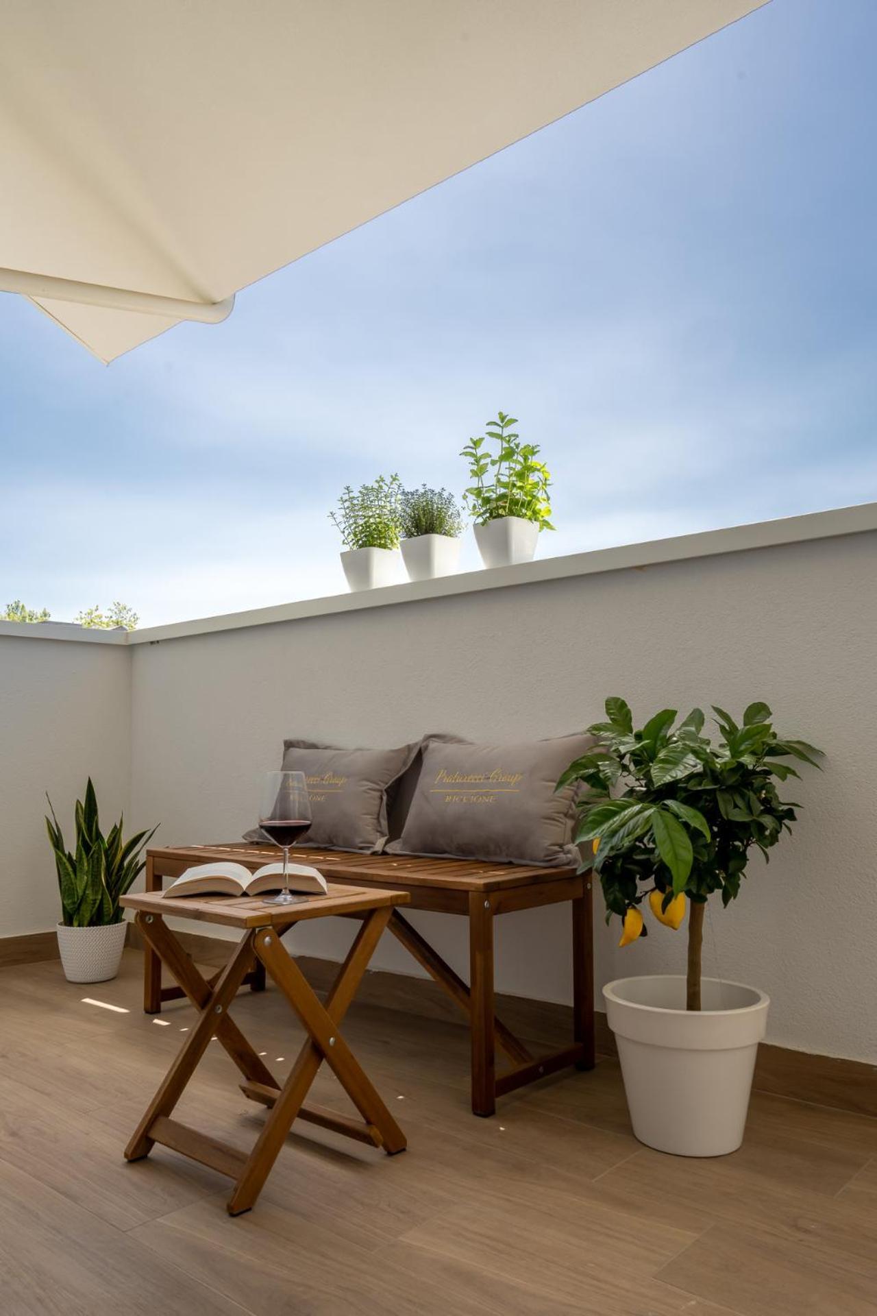 Inaugurazione 2024 - Villa Pratu Apartments A 100 Metri Dal Mare リッチョーネ エクステリア 写真